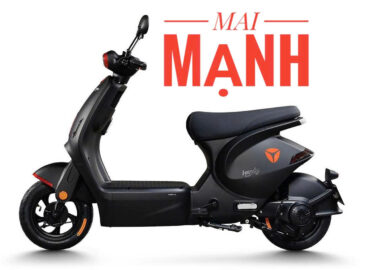 Xe máy điện Yadea iCandy màu đen nhám mới tại showroom.